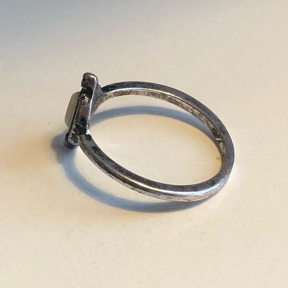 White & Silver Ring - Picture 4 of 6